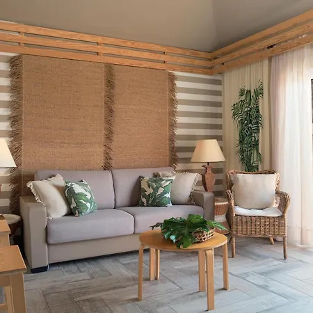 Garden Eco & فندق